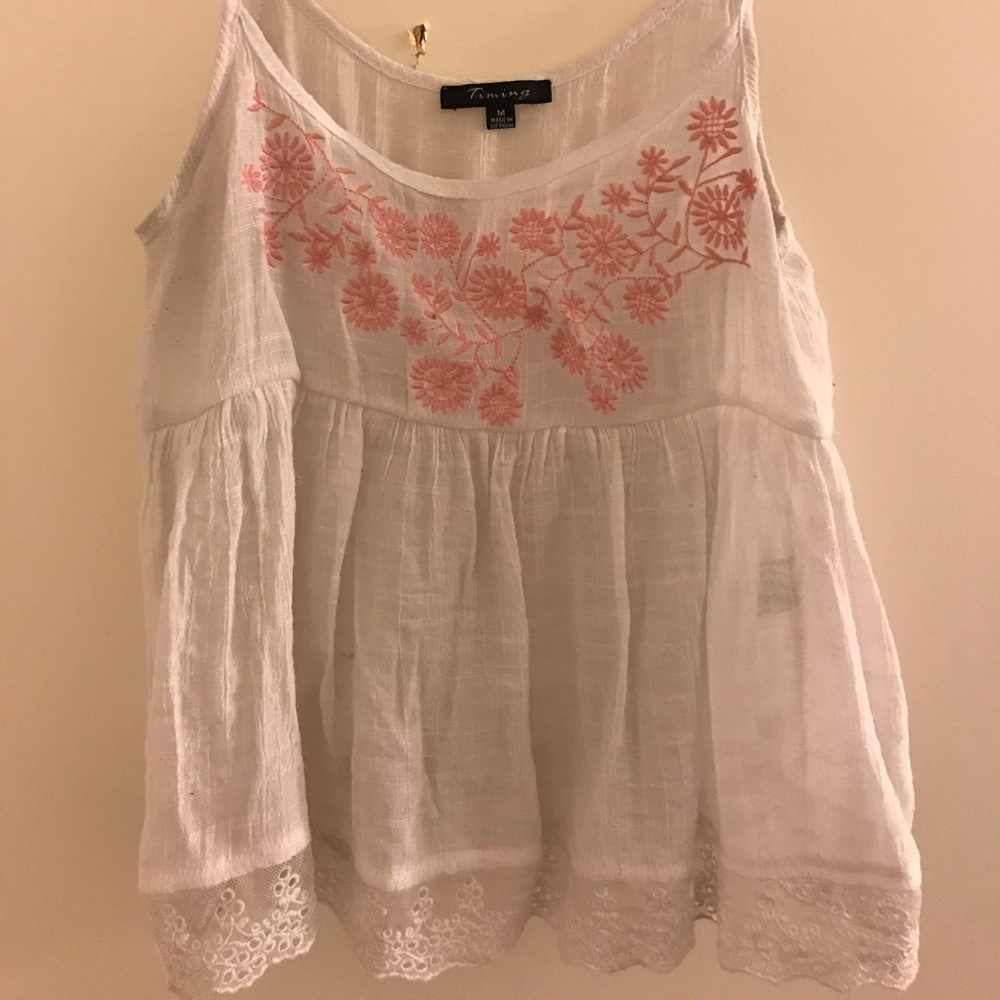 White Lacey flower tank